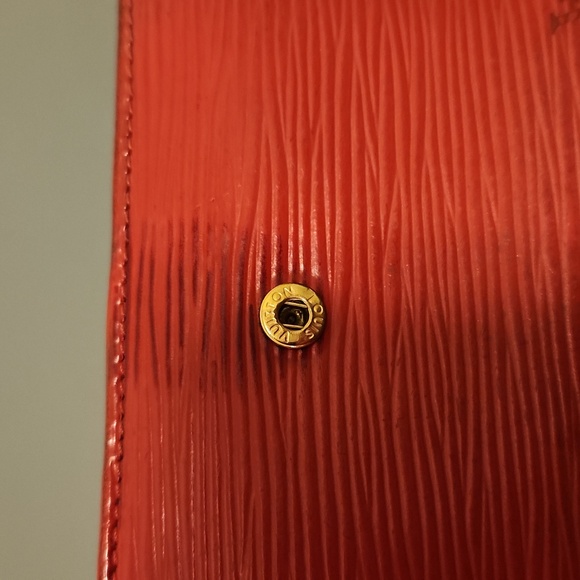 Red LV Louis Vuitton Epi Kiss Wallet - Picture 9 of 12